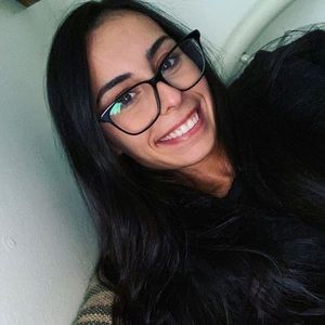 Meet your Posher, Daniela